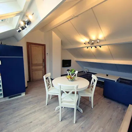 Charming In With Garden View Διαμέρισμα Βατερλό